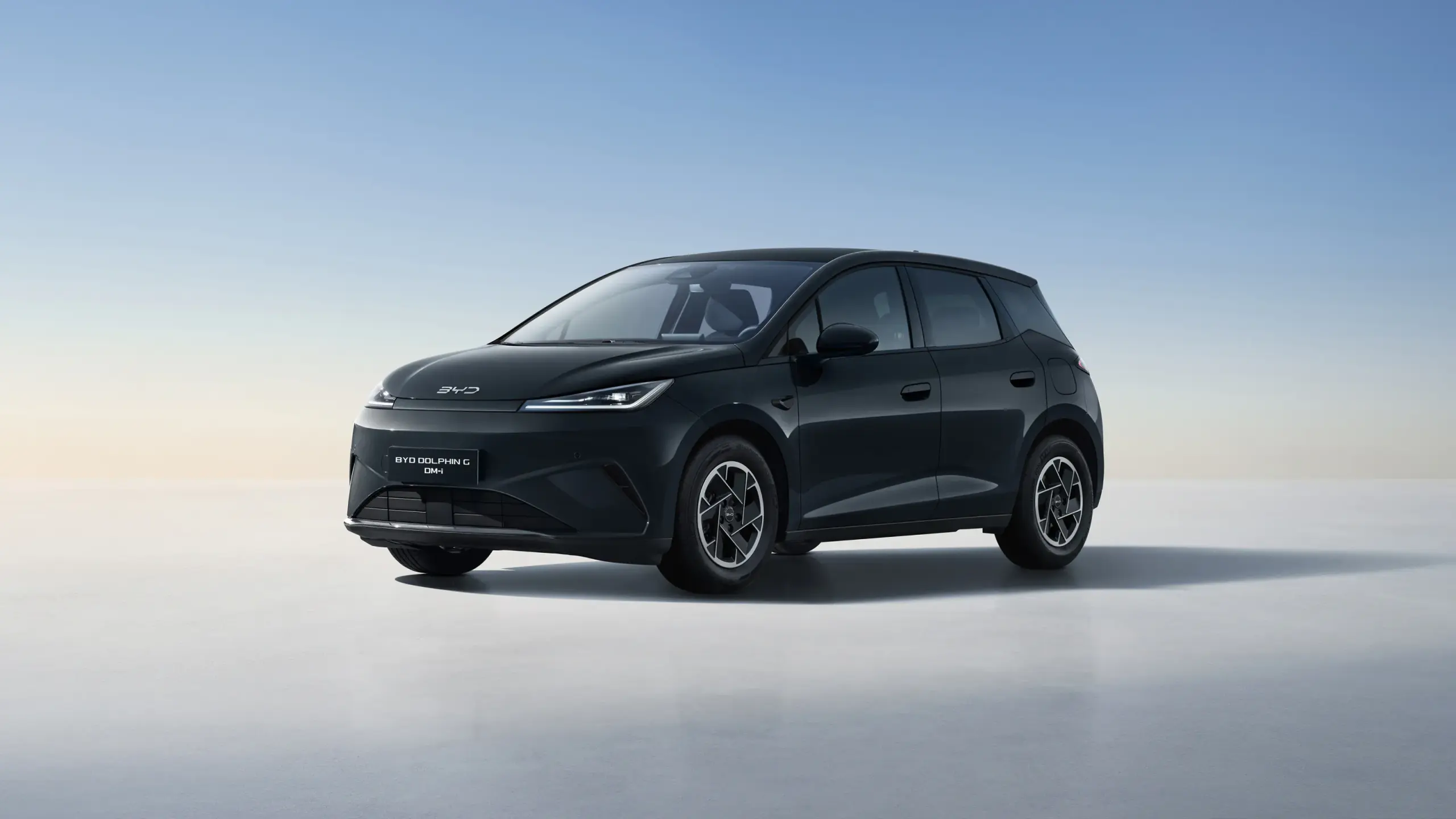 BYD DOLPHIN G DM-i — Obsidian Black